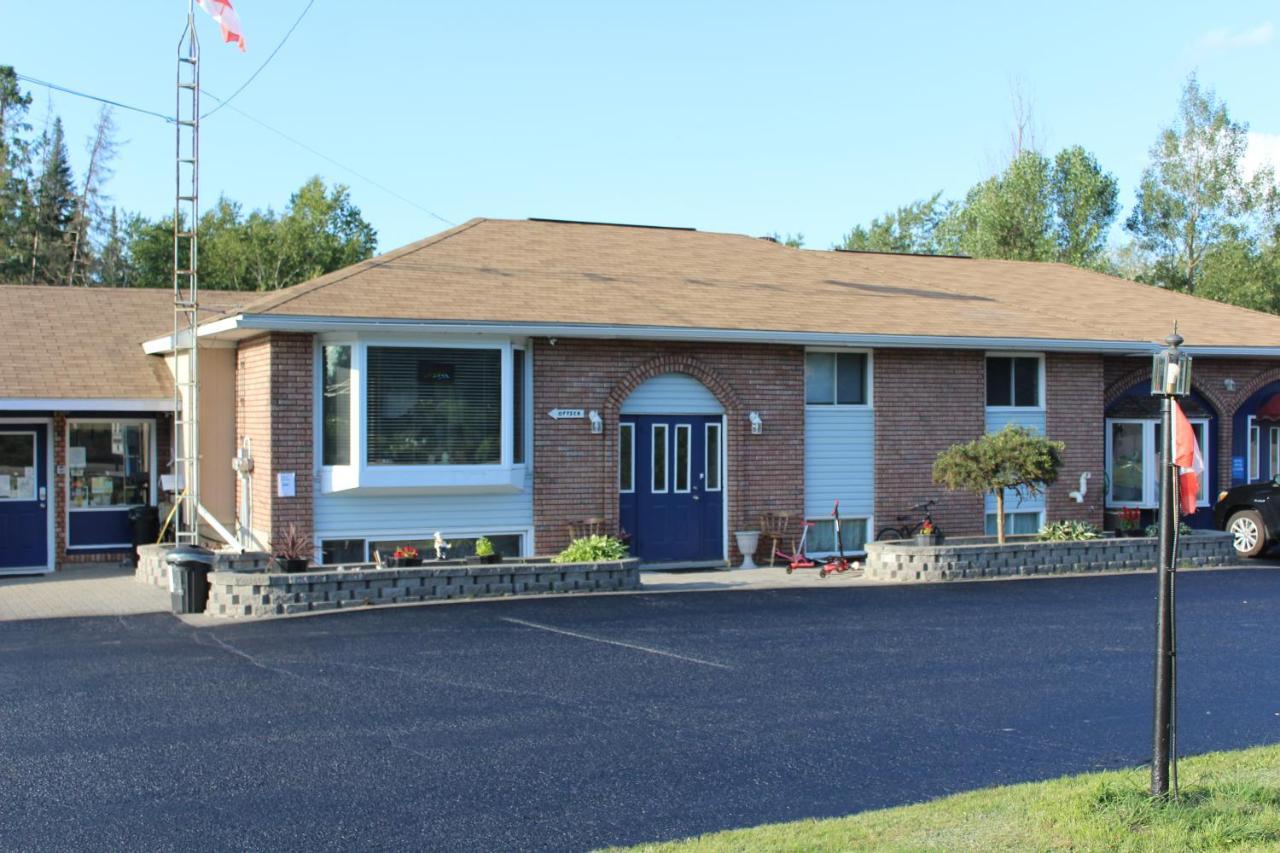Two Rivers Motel Mattawa Exterior photo