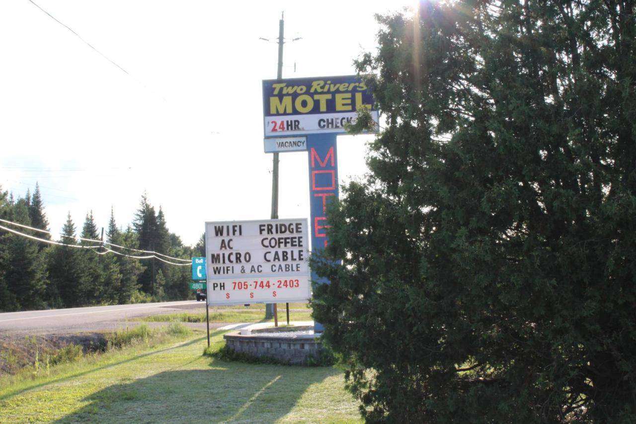 Two Rivers Motel Mattawa Exterior photo